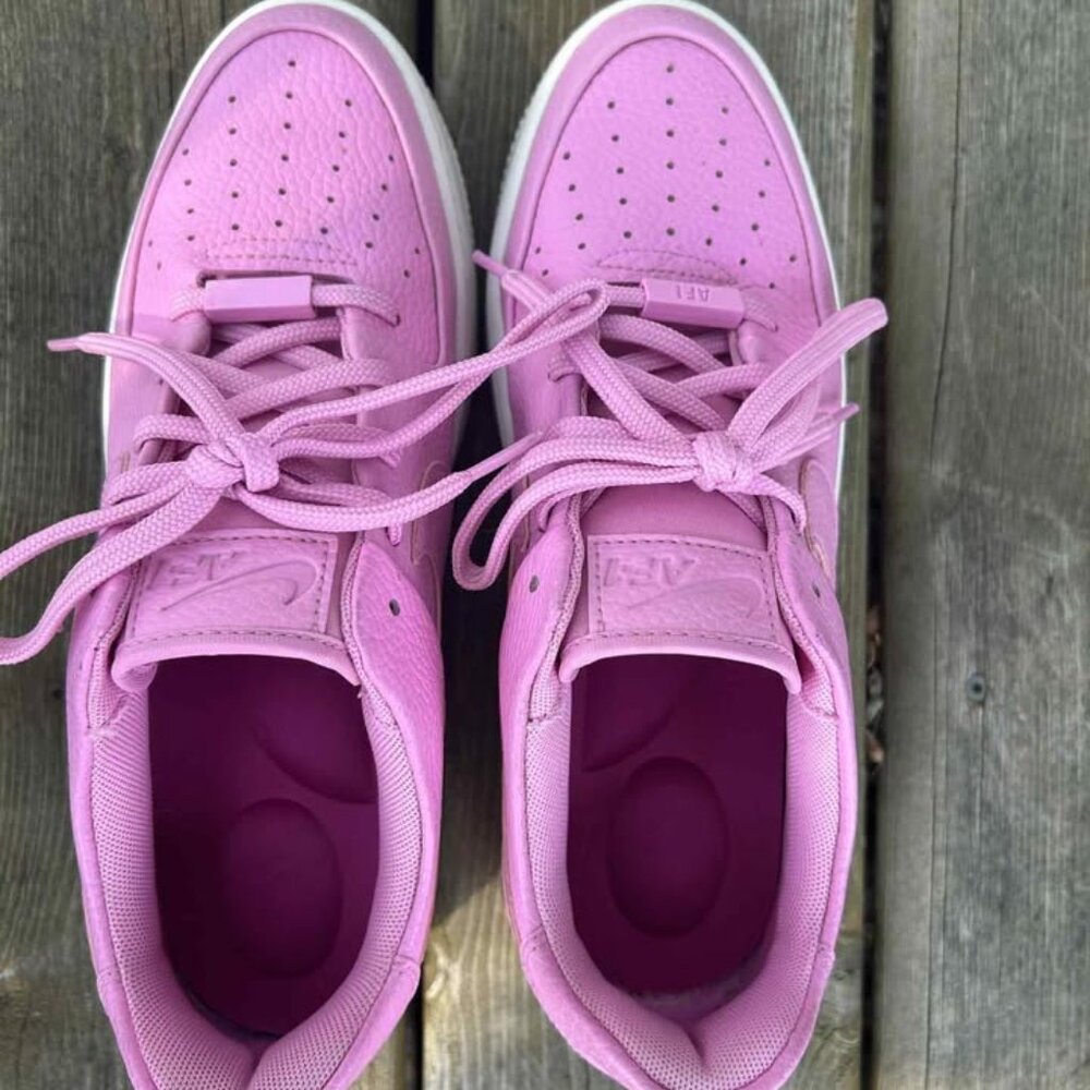 NIKE WOMEN'S AIR FORCE 1 '07 PINK size 10